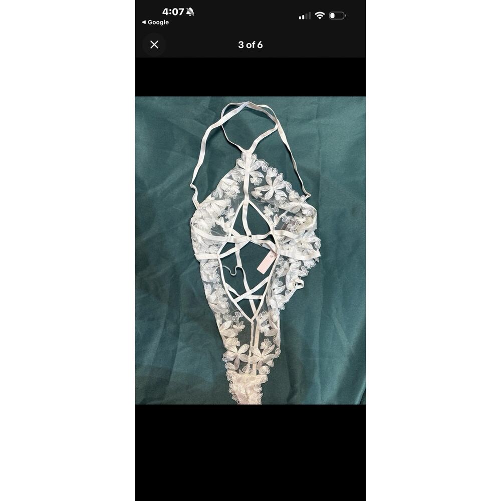 Victoria’s Secret M White Floral Lace Teddy Bodysuit Halter Lingerie Bride - Picture 3 of 5